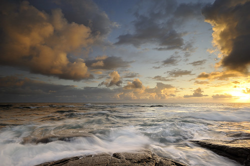 sea sun mer seascape storm clouds sunrise island soleil rocks nuages rochers île yeu iledyeu dyeu leefilters
