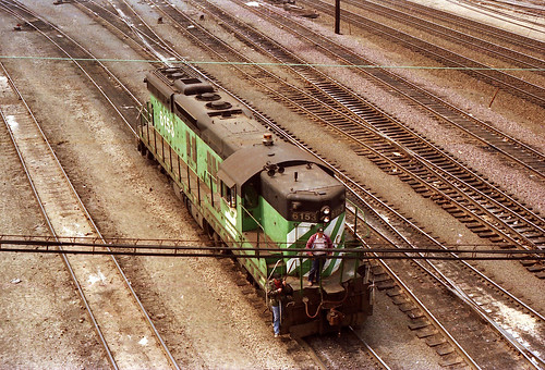 railroad train bn sd9 6153 vintagelocomotive ciceroillinois ciceroyard laramieavenuebridge bnracetrack