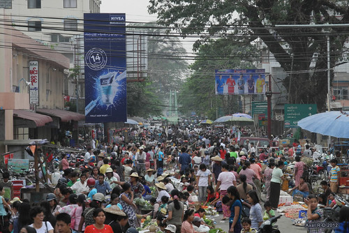market burma myanmar crowded birmanie myitkyina
