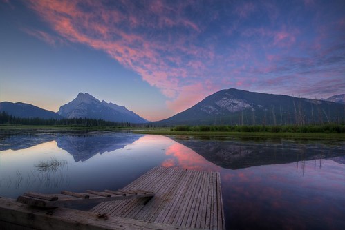 mountain lake canada reflection sunrise mount banff vermillion rundle