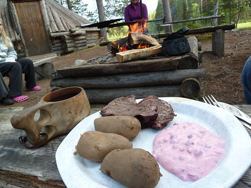 papas pan carne reno suecia sami gastronomía laponia laponiasueca gastronomíasueca pobladosami