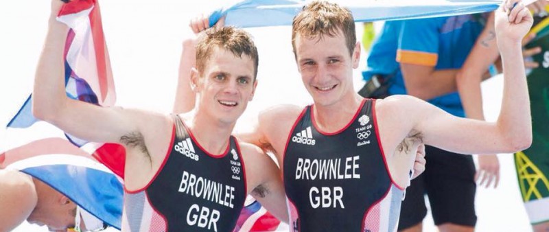 Olympijský triatlon: Alistair Brownlee vyhrál před bratrem Jonnym