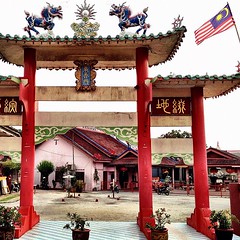 South Heaven Gate is the home of Goddess Water Tail. One of the most famous Goddess of Water Tail 水尾胜娘 Temple is located at Terengganu, Malaysia.