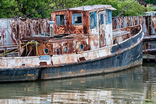 old ontario port marina boat rusted dover d800
