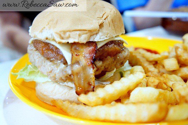 peter's kitchen pork burger - asia cafe puchong-003