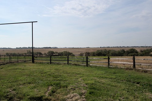 ranch skyline fence gate texas pentax rail pasture prairie grasslands pampa wideopen highplains llanoestacado ranchland k01 pentaxda1855f3556