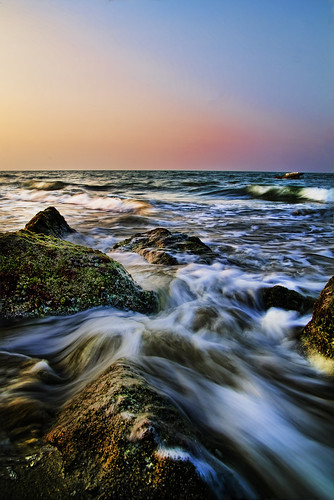 sunset sea seascape detail beach rock canon lens landscape photography waves dof compo slowshutter tamron tone hdr exposures flows 1750mm