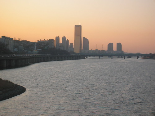 Tramonto su Seul dal ponte Dongjak in Corea del Sud