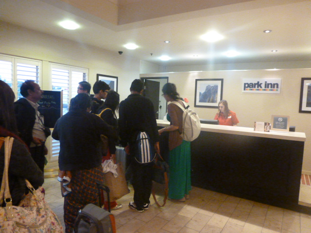 checking in @ Park Inn - oh my buhay