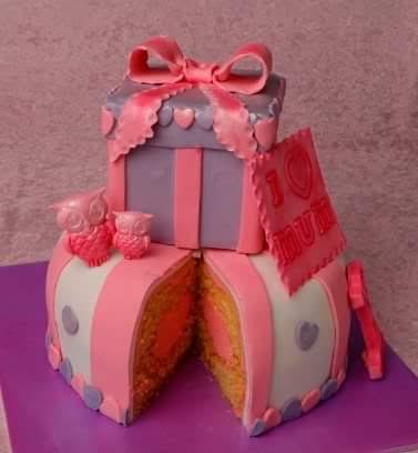 Cake by Roxanne Kleineibst of Petal Patisserie