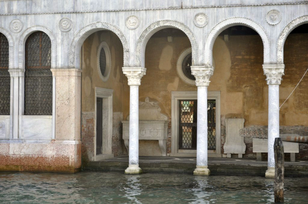 Venecia: Los meses de Octubre, Noviembre y Diciembre son famosos por las inundaciones que se producen en la ciudad.