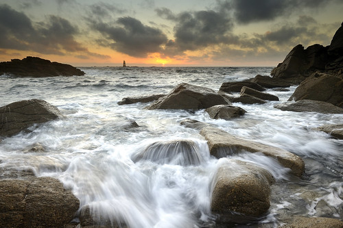 sunset seascape rocks waves vagues rochers île yeu iledyeu dyeu leefilters leschiensperrins