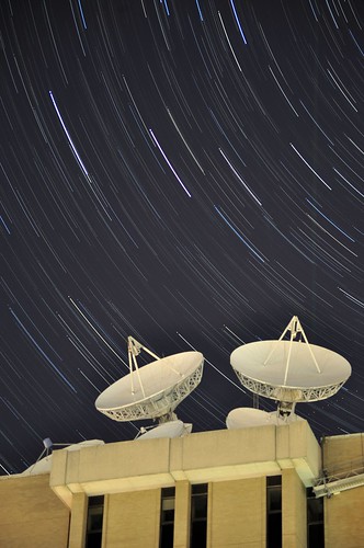 uw wisconsin stars star nikon long exposure downtown dish satellite trails madison humbucker 55200mm f4556 d5000