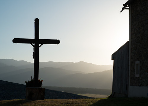 sunrise crucifix lesangles