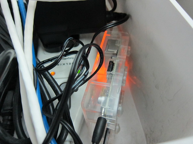 Raspberry Pi - Clear Case - In Bluelounge CableBox