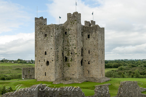 ireland irish castle ruins ruin knights keep celtic trim fortress middleages 2012 countymeath trimcastle sewerdoc ©jaredfein ireland2012