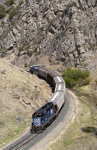 railroad creek montana grain canyon caboose mrl branchline gp35 montanaraillink graincars grainhopper mrlcaboose harrisonmontana mrlharrisonbranch mrl405