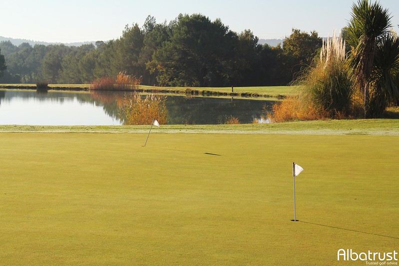 photo du golf Golf International de Pont Royal - Parcours