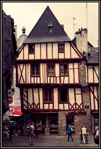 france colour canon brittany village antique tourists 7d vannes 1585 johnssquare