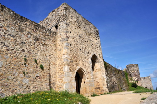 france maine fortifications 53 château remparts mayenne saintesuzanne plusbeauxvillagesdefrance