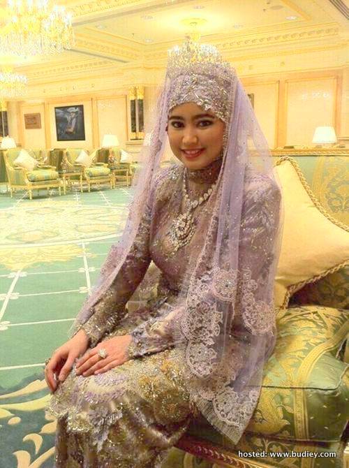 Semalam Telah Berlangsung Majlis Persantapan Diraja Sempena Istiadat Perkahwinan Diraja Anakanda Sultan Brunei, Paduka Seri Pengiran Anak Puteri Sultan Brunei Hafizah Sururul Bolkiah