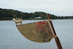 Standarte aus Gotland von Matthias Barkmann auf der Landebrücke - Museumsfreifläche Wikinger Museum Haithabu WHH 30-09-2012
