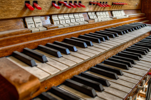 verlaten kerk - Keys of the organ