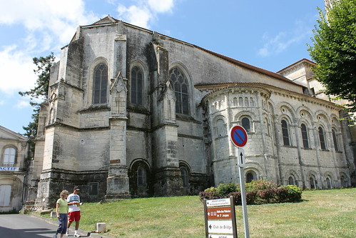 2012.08.03.028 - SAINTES - Rue Saint-Eutrope - Basilique Saint-Eutrope de Saintes