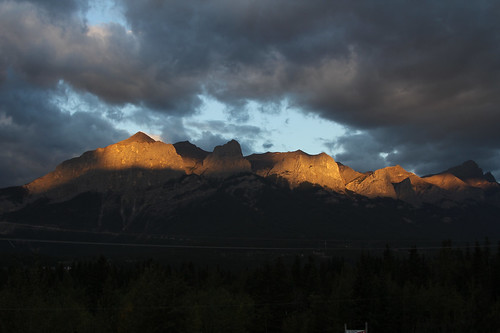 canada mountains sunrise banff canmoreab t2i tamron28300mmf3563xrdivcldiiasphericalifmacro