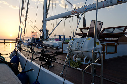 sea valencia sunrise spain nikon mediterranean mediterraneo sailing alicante primer vela schooner goleta gandia tirant d7000