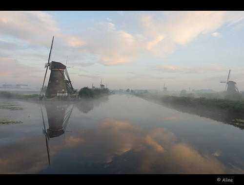 light mist holland reflection netherlands fog sunrise morninglight nederland kinderdijk reflectie zonsopkomst ochtendmist