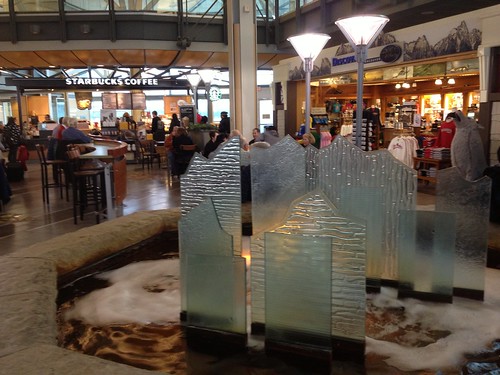 people sculpture canada water fountain glass vancouver lights airport bc starbucks yvr peggyhr