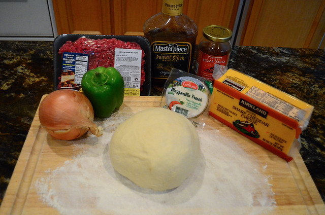 All the ingredients required to make Cheeseburger Pan Pizza.