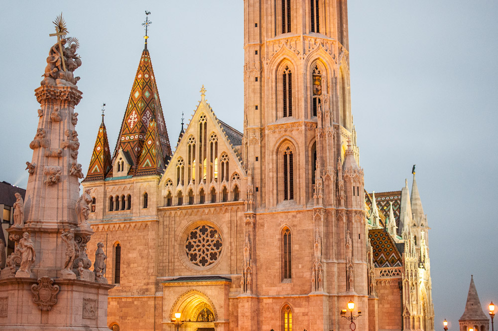El Bastión de los Pescadores y la iglesia de Matías en Budapest