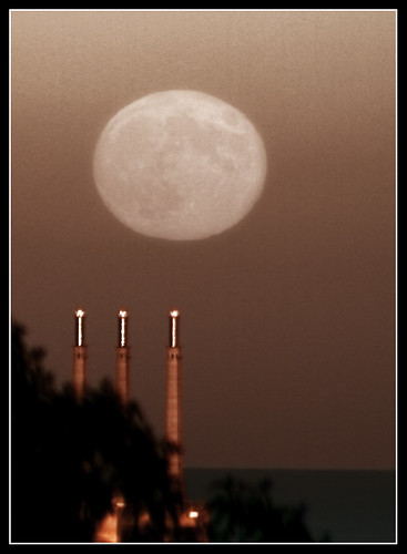 atardecer central luna lunallena anochecer torres vespre lluna alcaraz termica llunaplena herminio capvespre besós besòs tèrmica vellisca saghita herminioalcaraz