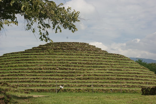 jalisco piramides guachimontones teuchitlan