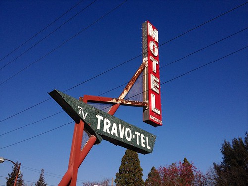 street city red vacation urban signs green sign modern vintage landscape tv rust neon view motel traveller business poles welcome crisscross googie vacancy stockton crusty midcentury cantilever notel roomstorent travotel