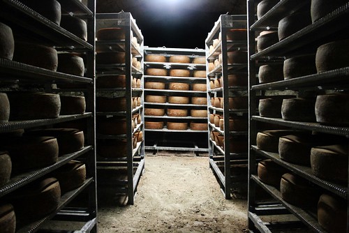 cheese wine vino formaggio schio exrifugioatiaereo ©nicopiotto