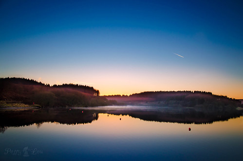 sunset lake reflection wales cymru tranquility powys uskreservoir nikond5100