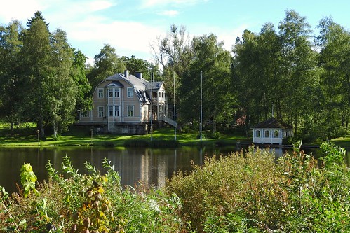 mäntyharju finland villa old wooden oldwoodenvilla lake trees lawn grass