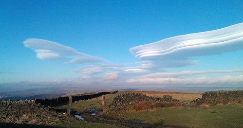 sky field wall clouds gate lenticular keighley cloudsstormssunsetssunrises