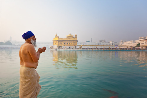 travel blue india man water temple golden asia sikh diwali amritsar