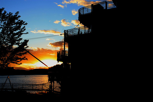 sunset minnesota silhouette mississippiriver riverboat paddlewheel redwing leveepark queenofthemississippi