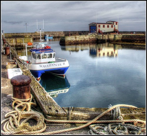 sea seascape landscape scotland harbour rope fishingboat hdr fishingvillage digitalcameraclub hairygitselite