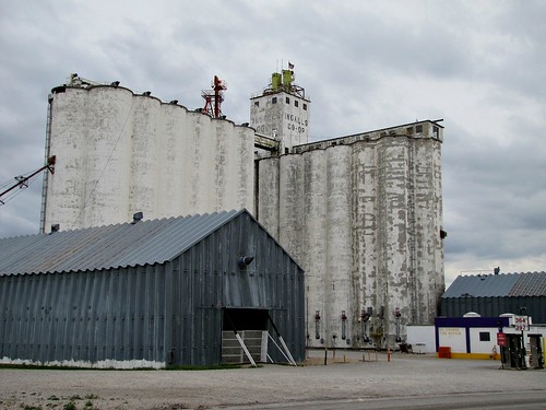 metal concrete kansas agriculture elevators smalltown us50 ingalls grainelevators cloudas