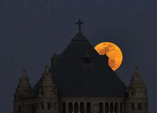 moon church abbey easter israel jerusalem moonrise dormition boazimages