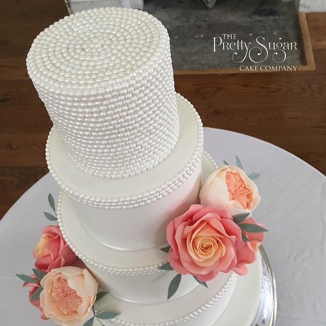 Elegant Cake by The Pretty Sugar Cake Company