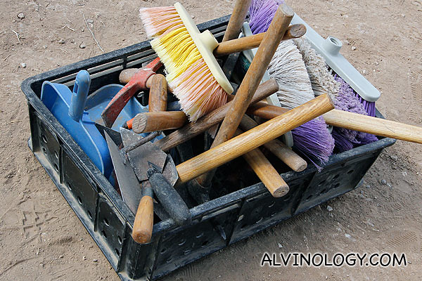 Tools which we used for the dig