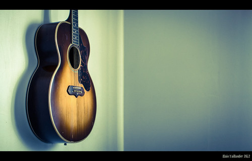 Ma vieille Gibson J100. My old Gibson J100