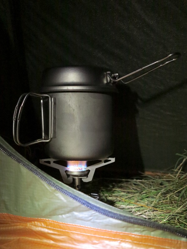 Popote du soir sous la tente